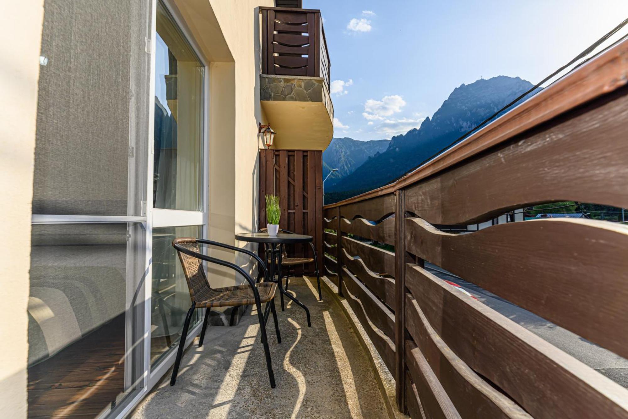 Casa Ramino Hotell Buşteni Eksteriør bilde