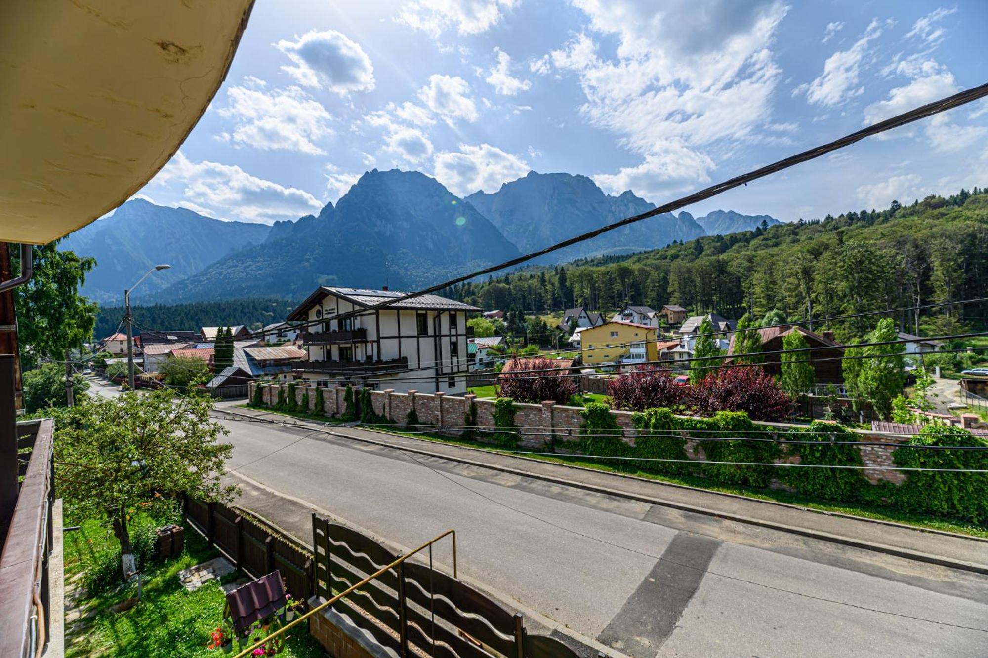 Casa Ramino Hotell Buşteni Eksteriør bilde