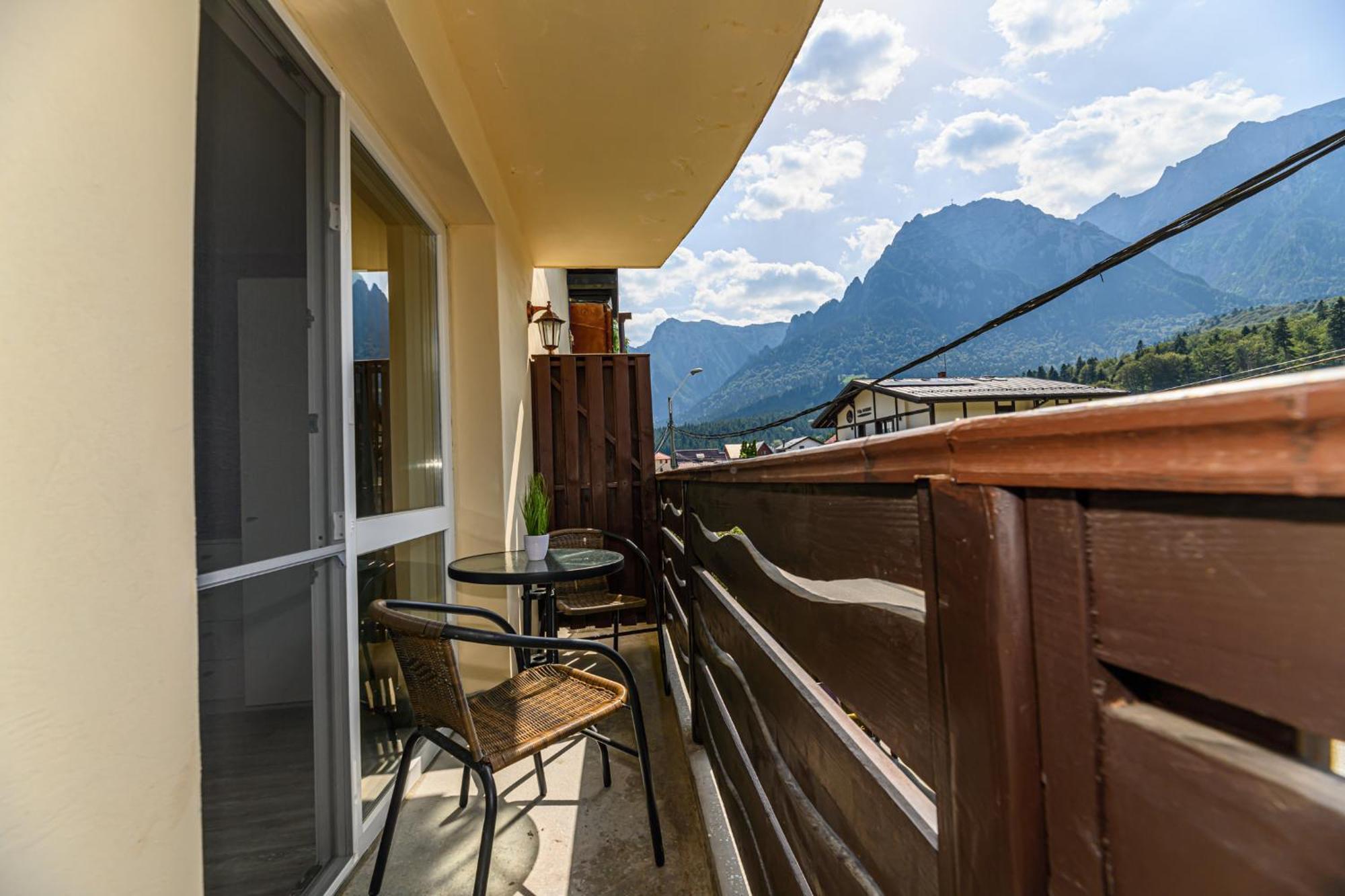 Casa Ramino Hotell Buşteni Eksteriør bilde