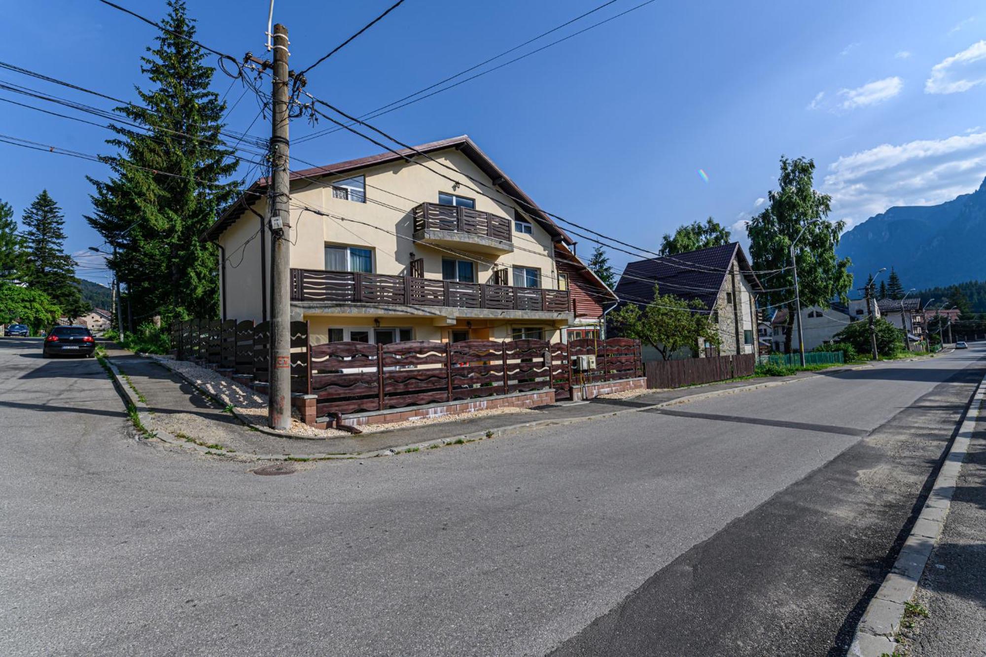 Casa Ramino Hotell Buşteni Eksteriør bilde