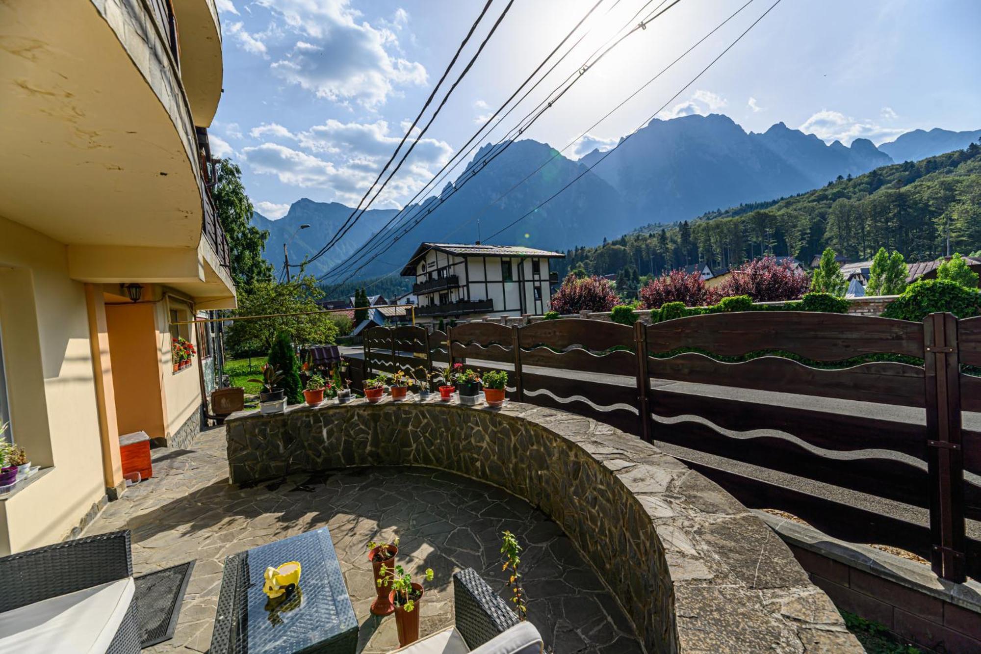 Casa Ramino Hotell Buşteni Eksteriør bilde