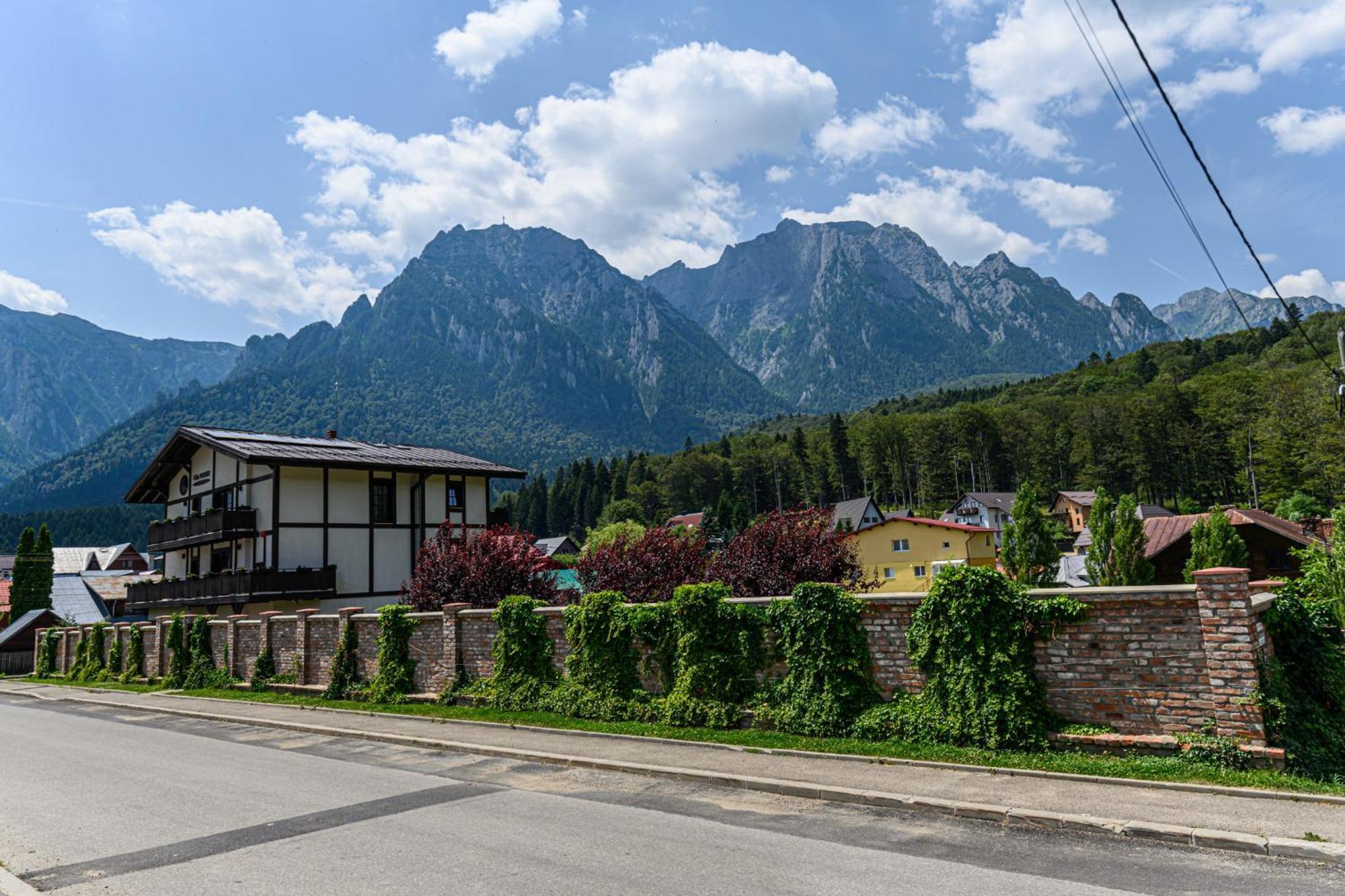 Casa Ramino Hotell Buşteni Eksteriør bilde