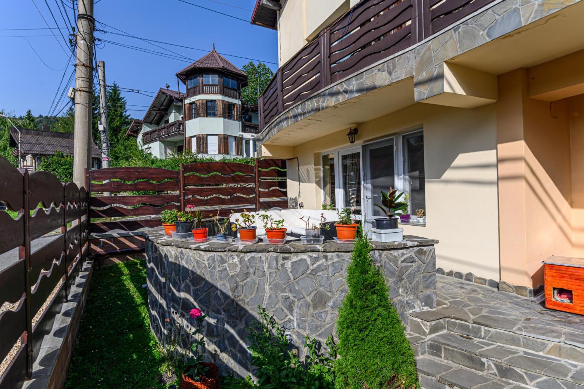 Casa Ramino Hotell Buşteni Eksteriør bilde