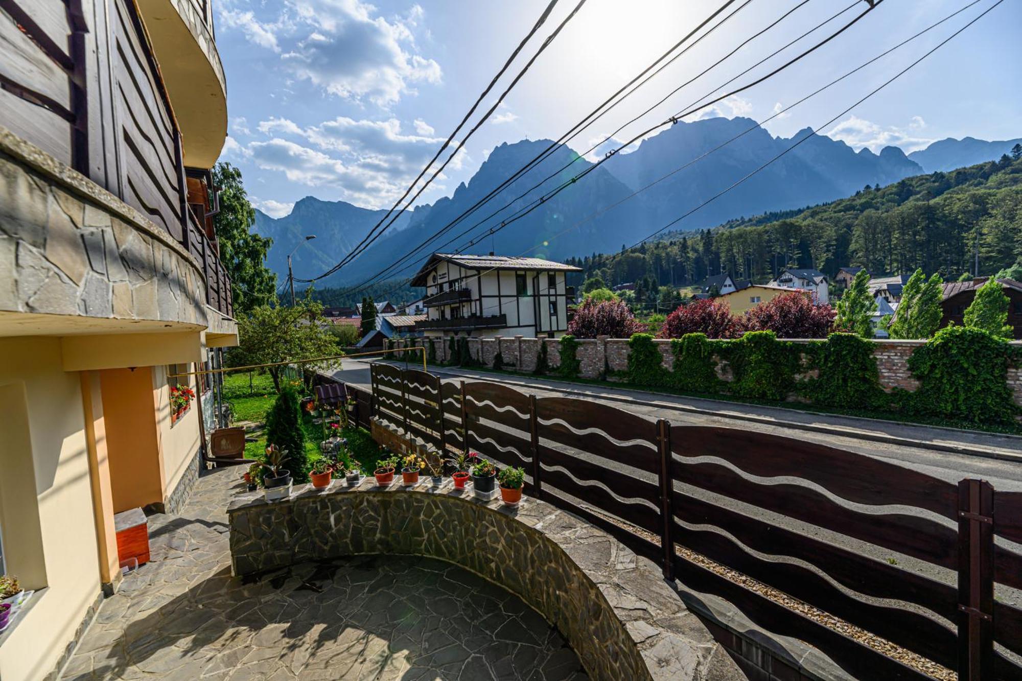 Casa Ramino Hotell Buşteni Eksteriør bilde