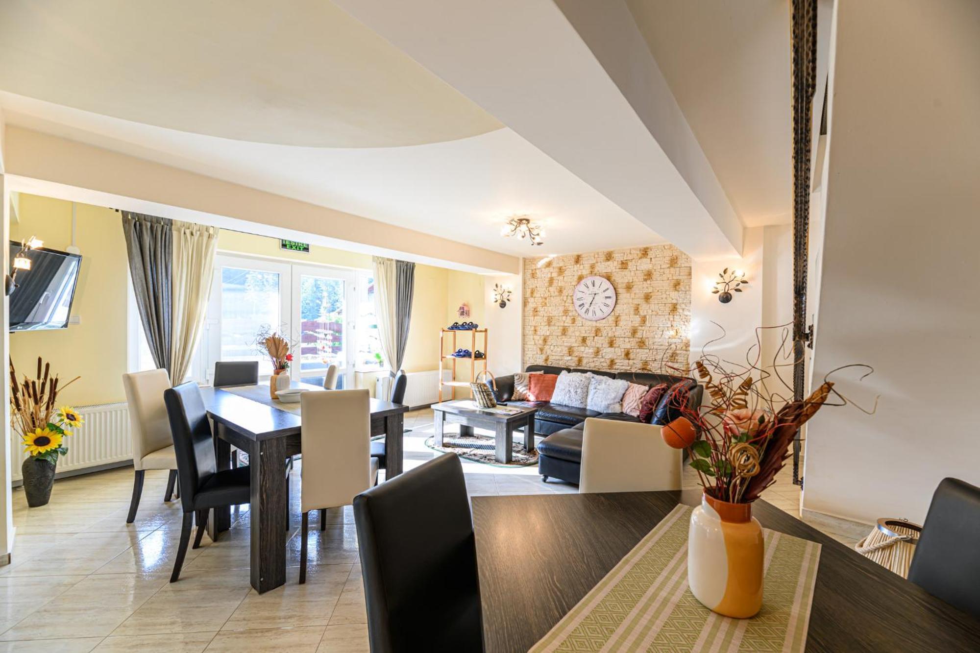 Casa Ramino Hotell Buşteni Eksteriør bilde