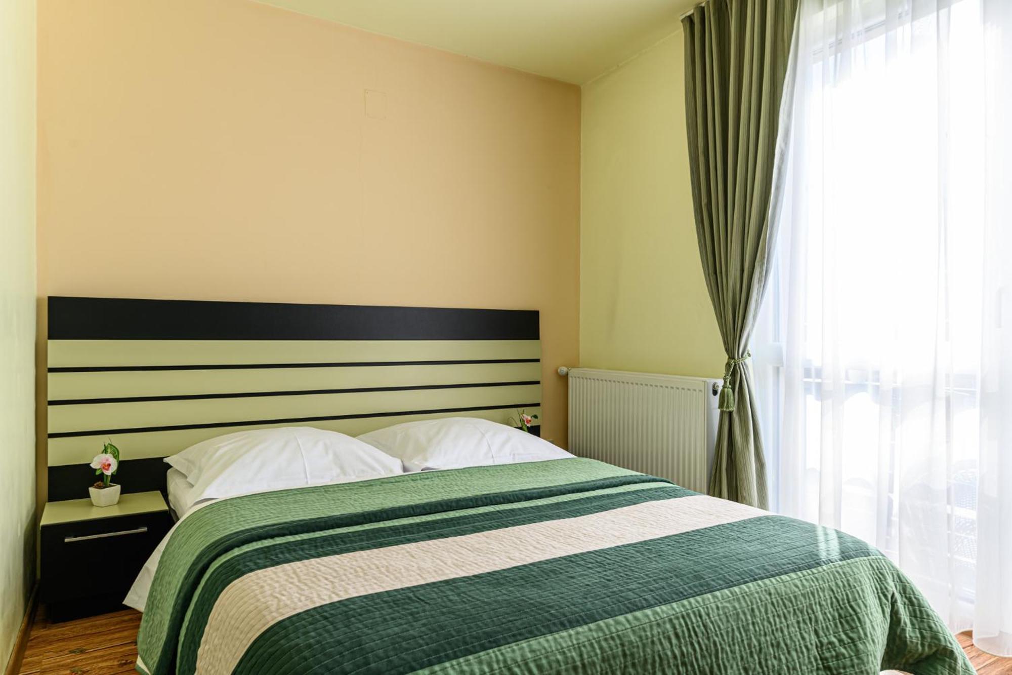 Casa Ramino Hotell Buşteni Eksteriør bilde