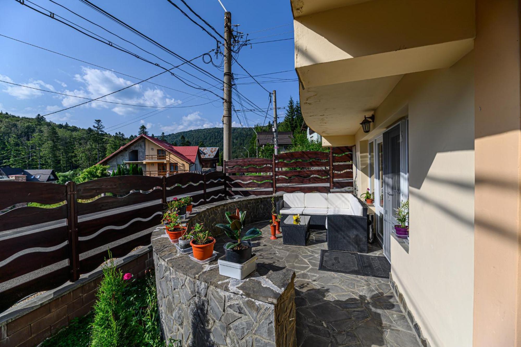 Casa Ramino Hotell Buşteni Eksteriør bilde