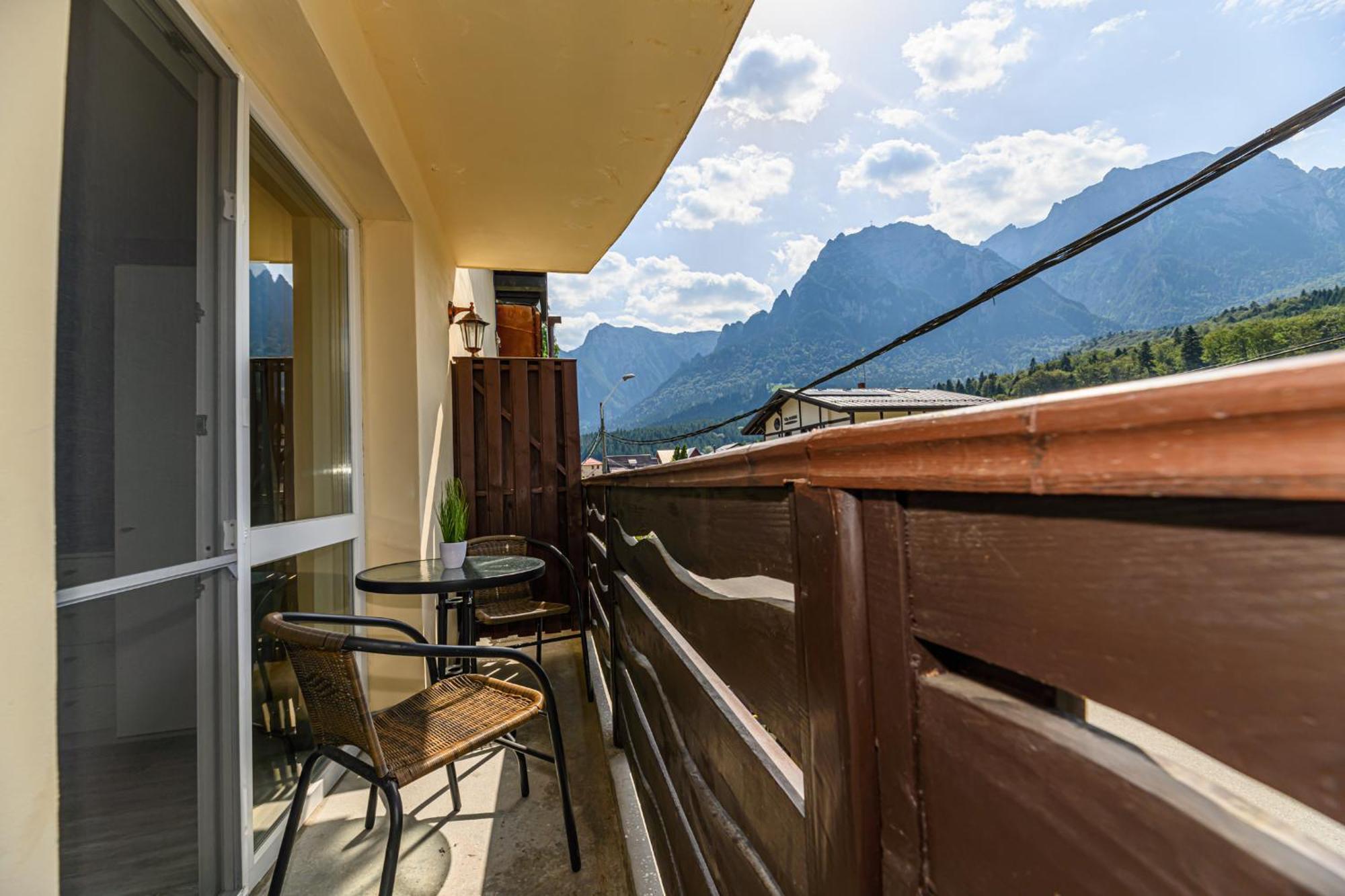 Casa Ramino Hotell Buşteni Eksteriør bilde
