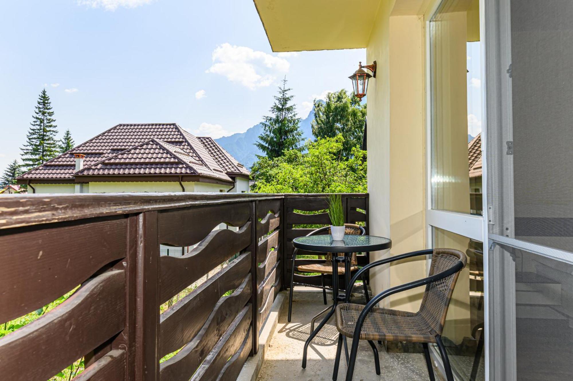 Casa Ramino Hotell Buşteni Eksteriør bilde