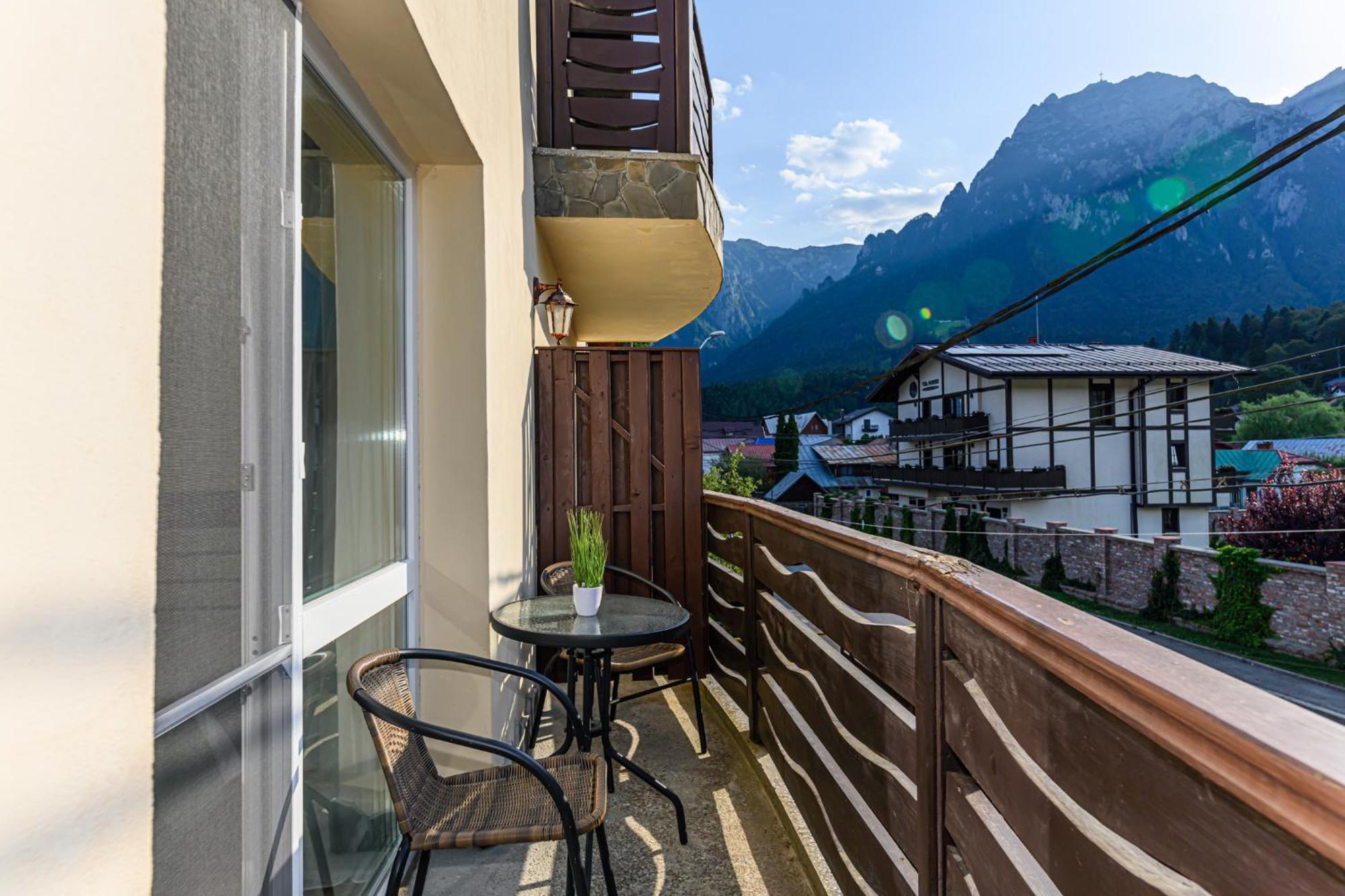 Casa Ramino Hotell Buşteni Eksteriør bilde